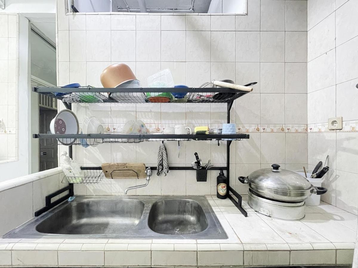 Kos Awany Coliving Hostel Jakarta Buitenkant foto