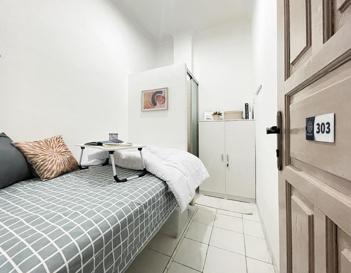 Kos Awany Coliving Hostel Jakarta Buitenkant foto